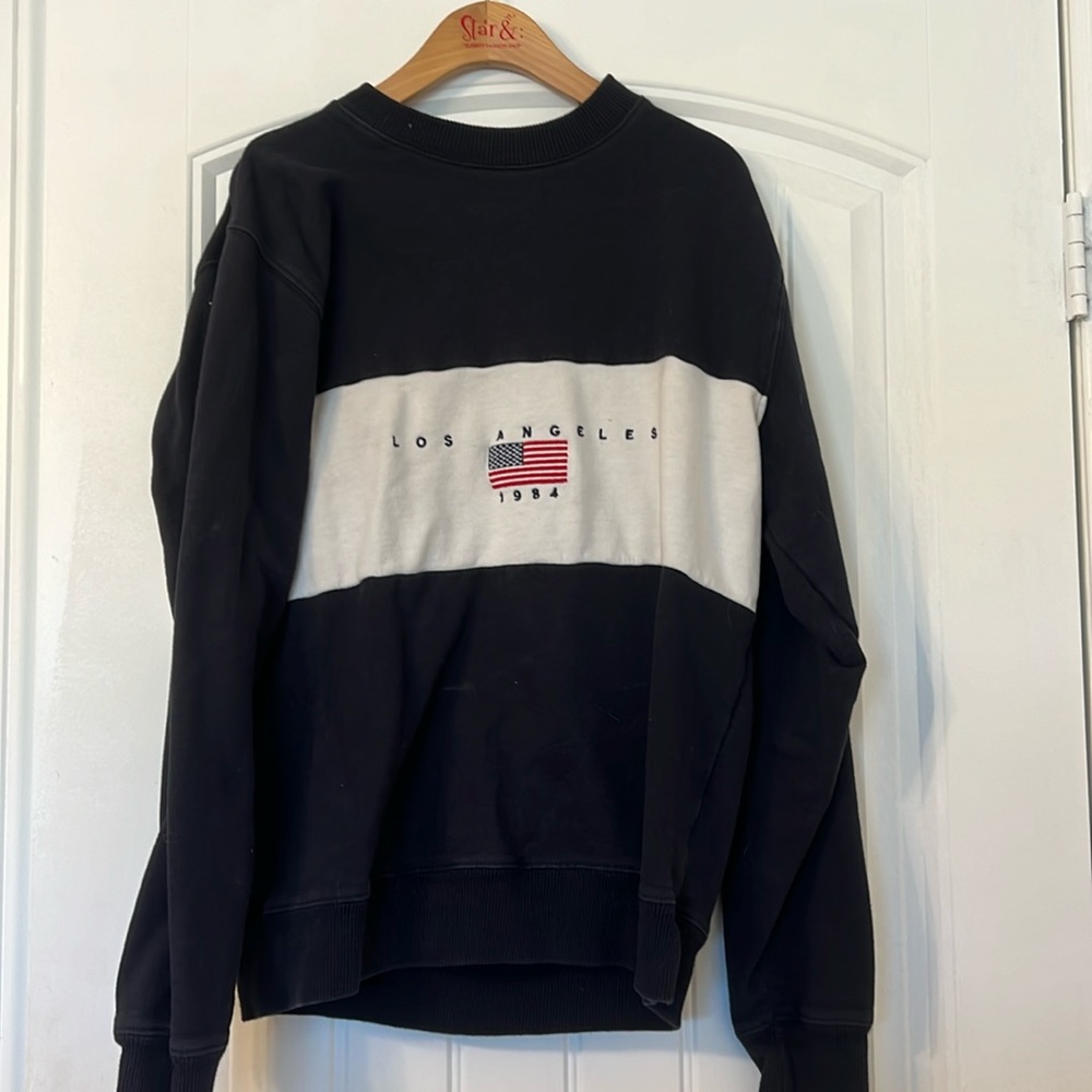 BRANDY MELVILLE crew neck sweater